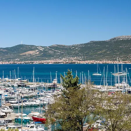 Akademis - Fit ホテル