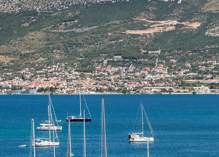 Akademis - Fit スプリト