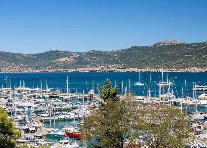 Akademis - Fit ホテル