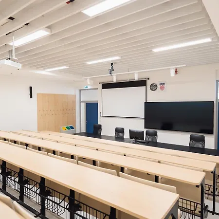 Akademis - Fit 4* Split