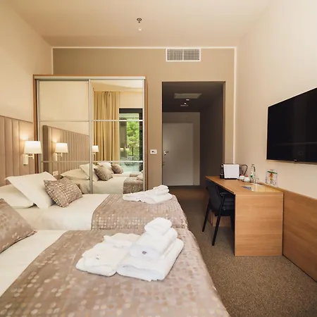 Hotel Akademis - Fit Split