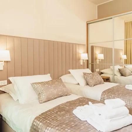 Hotel Akademis - Fit 4*