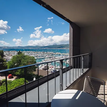 Akademis - Fit Hotel