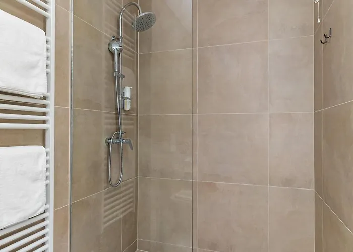 Akademis - Fit Szálloda