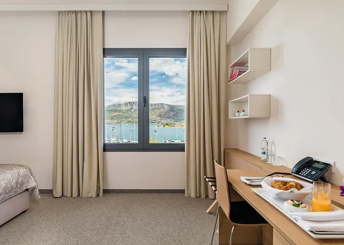 Szálloda Akademis - Fit Split