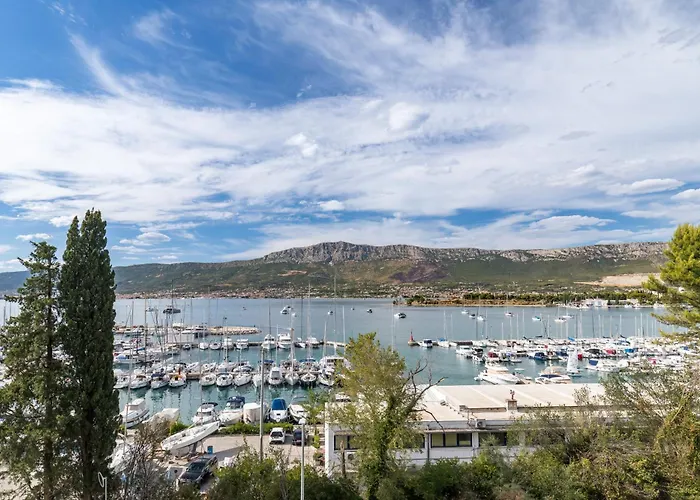 Hotel Akademis - Fit Split