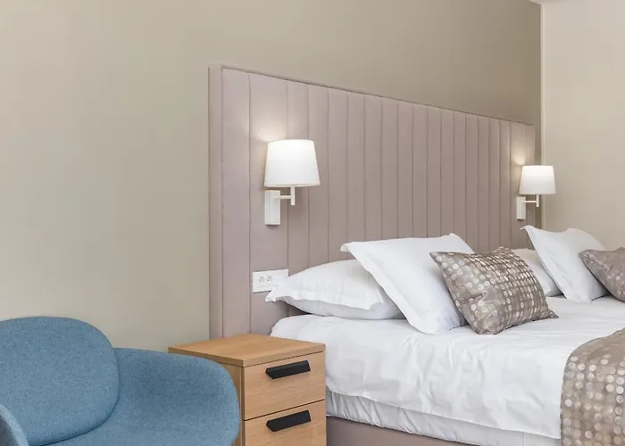 Hotel Akademis - Fit 4*